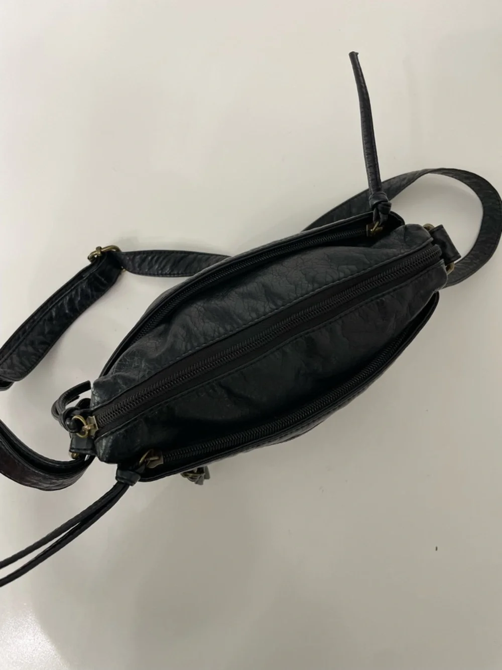 Bueno Black Leather Crossbody Purse Shoulder 90s Streetwear Minimalism Gorpcore